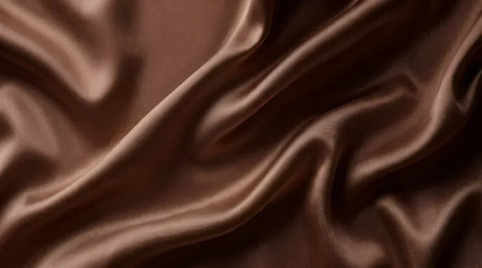 Tissus en soie couleur marron chocolat.